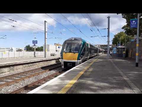 22000 Class ICR NO. 22230 12:55 To Dublin Connolly at Dun laoghaire 22/8/22