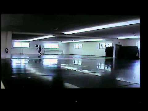 grand coupe' jete' en tournant en menage