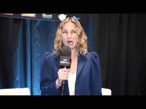 ACM Awards 2016: Jennifer Nettles 'Selfie Interview'