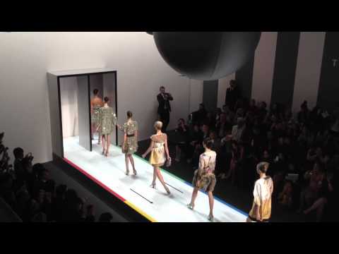 VIDEO SFILATE DONNA MILANO S/S 2013 - FENDI