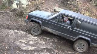 preview picture of video 'Jeeps @ Bilstain off-road playground'