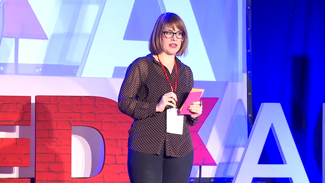 ¿Puede la arquitectura diseñarte? | Silvia Carbonell Miró | TEDxAlcoi