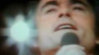 Dessus Ma Porte Lyrics English Translation