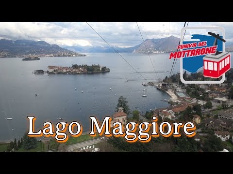 Blick von der Seilbahn in Stresa auf den Lago Maggiore und den Borromäischen Inseln