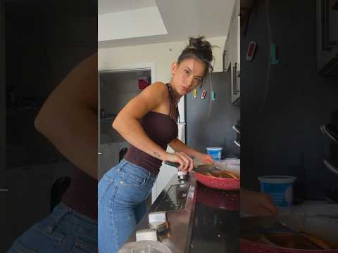 What I Eat to build a SHELF 🍑 150g Protein