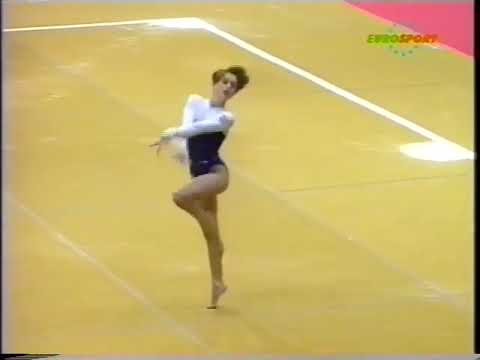 🥇 Andrea Molnar 🇭🇺 FX EF 9.737 1993 European Cup