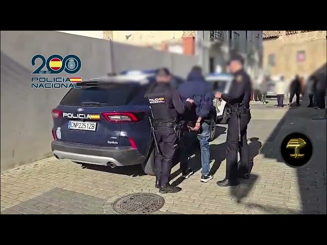 La Policía detiene a un varón que se ocultó tras apuñalar en repetidas ocasiones a su expareja