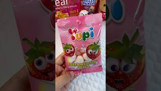 Download lagu Yupi gummy candy 🍓🍏!! #gummy #yupi #snacks #jajanan #shortvideo #shorts mp3