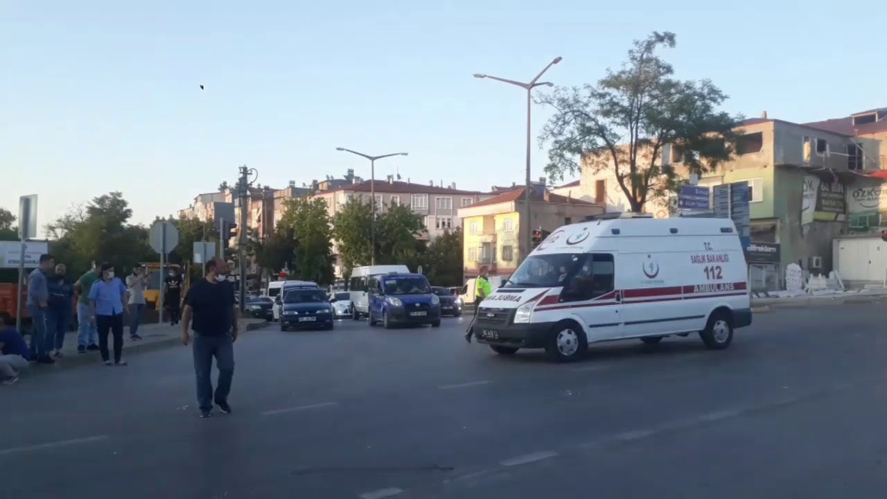 Tofaş Kavşağında Trafik Kazası: 1’i Ağır 2 Yaralı
