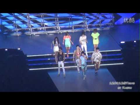 [Fancam] 120805 SMTown in Tokyo SJ feat. F(x) - Oops! [CR:KAERU]