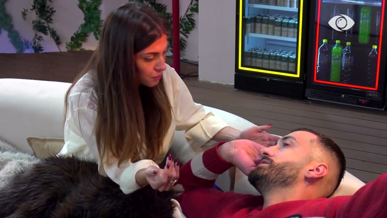 “Më ke zhgënjyer”/ Vijon diskutimi Jozi-Loredana: Uroj të jesh e pastër sikurse kam besuar…