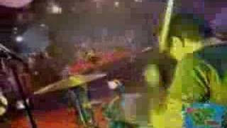 Simple Plan - Where is the Love (Mtv&#39;s New Years Eve 2004)