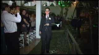 preview picture of video 'Entrada dos padrinhos, madrinhas, floristas, pajem e noivos - Casamento em 07 de setembro de 2012'