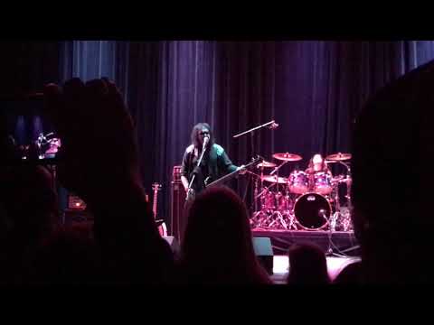 GENE SIMMONS BAND - "RADIOACTIVE" - LIVE IN PROVIDENCE, RHODE ISLAND 11/12/17