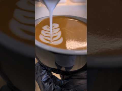 #コーヒー #ラティー #コーヒーアート #ラテ #ラティーアート #ラテアート #コーヒーラッテ #バイラル #アート #yt #lol