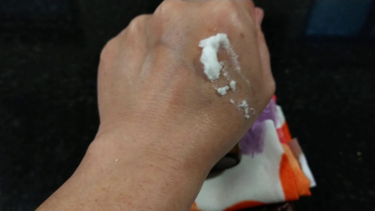 Características de la crema blanca Bustillos para desmanchar el rostro.