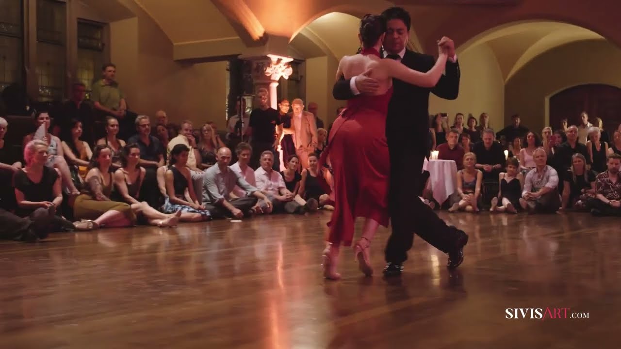 Agustina Piaggio & Carlos Espinoza performing - Ya lo ves