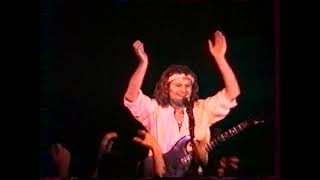 PENDRAGON Paris Ornano  live 1990           the  mask