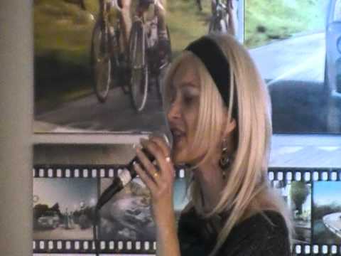 DJ AMVOX LIVE VOCAL /ON FAKEBEAT *JELLY FISH*BMW POITIERS 18/11/2010