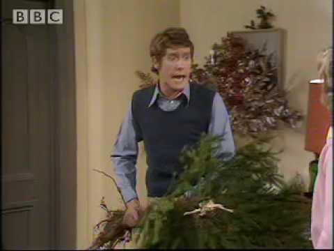 Christmas tree disaster! Some Mothers Do Ave Em - BBC classic comedy