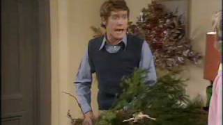 Christmas tree disaster! Some Mothers Do Ave Em - BBC classic comedy video