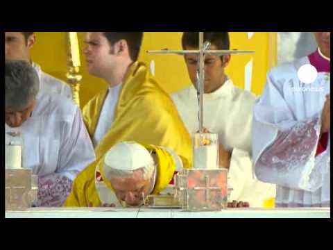 Click to Watch the Pope to 1.5 Million Youth in Madrid: Loving Christ Means Loving His Church video