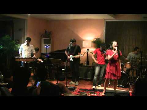 Andien - Keraguan ft. Indra Lesmana @ Mostly Jazz XXI [HD]
