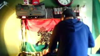 RED GOLD & GREEN SOUND SYSTEM...SUNDAY ROOTS REGGAE VIBRATION INNA HOME SESSION