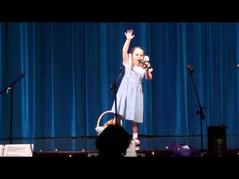 5 year old sings Somewhere Over The Rainbow