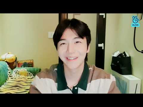 Pentagon Jinho sings Chandelier by Sia at VLIVE 210422/220422