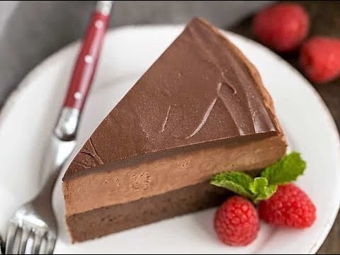 FROZEN CHOCOLATE MOUSSE CAKE