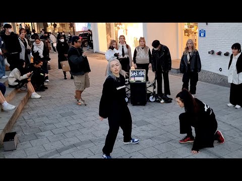 [STREET ARTIST] BLACK MIST. GUEST: DMY. HONGDAE BUSKING (DEVIL BY THE WINDOW). 230426.