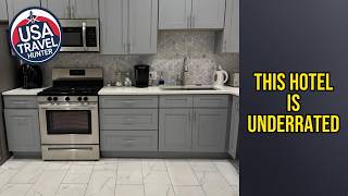 Adorable 2 bedroom with free street parking - This Hotel Is Underrated | Chicago (IL)🛏️