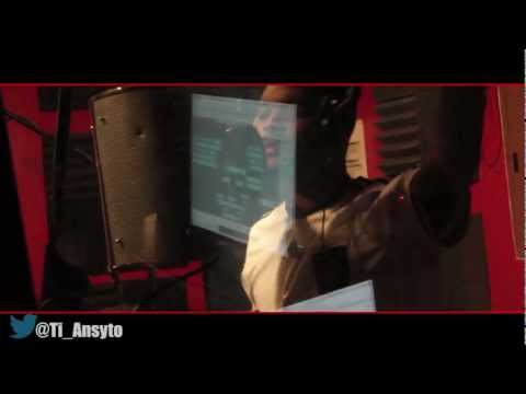 Dug.G feat. Ti Ansyto (The Maestro) - Bon Anniversaire ( Video Studio Performance)