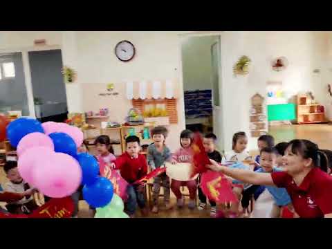 Cùng các bạn nhỏ lớp MGN B2 chơi với những quả bóng bay đầy hứng thú nào!!