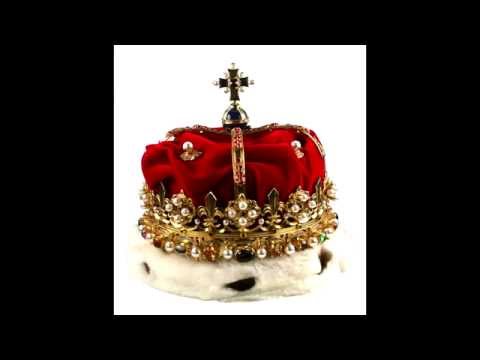 Crown Up - Monica Bellucci