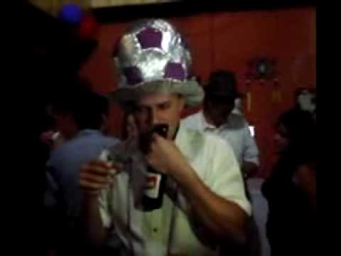 Gustavo Cordero tomando Tequila 17-04-2009