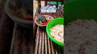Download lagu Taro leaf buntil filling recipe, traditional village dish | ngapak #villagelife #buntil #lompong mp3 Download lagu Taro leaf buntil filling recipe, traditional village dish | ngapak #villagelife #buntil #lompong mp3