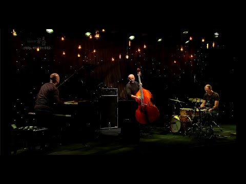 스테파노 바딸리아 트리오(Stefano Battaglia Trio) - Moon and Sand