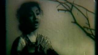 Duniya Ne Teri Duniya Wale (Deedar 1951) - YouTube