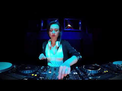 The Blue Oyster: Miss M / 22.10 / 19 - 20