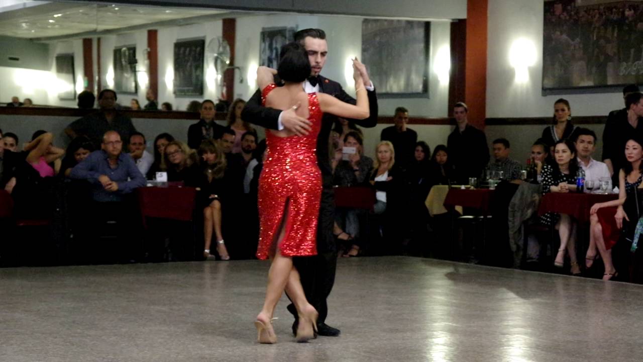 3/3 Clarisa Aragón y Jonathan Saavedra bailan en La Baldosa, UN INFIERNO (Tango)