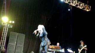 Cyndi Lauper - Don&#39;t Cry No More - (Live at Recife 2011)