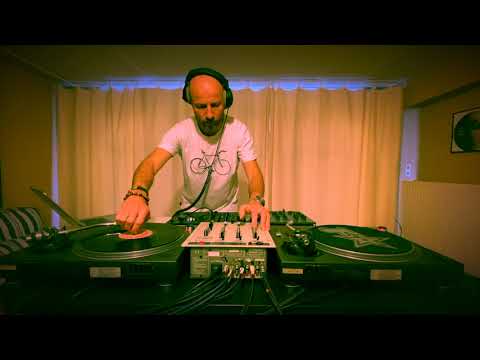 Deep & Funky House Mix - Funkstar's House #17