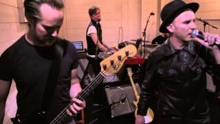 Samuli Putro: Totutusta poiketen (livenä Nova Stagella)