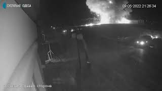 Появилось видео момента попадания ракеты в ТЦ «Ривьера» в Одессе