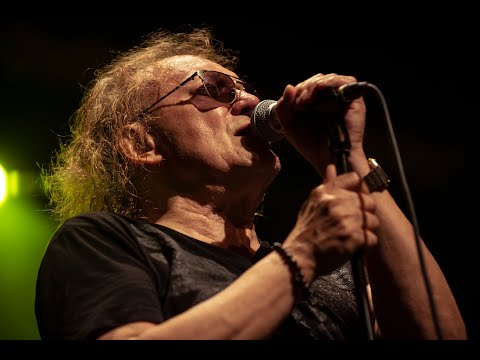 CHARLIE:  Az légy aki vagy - (Official Music Video)