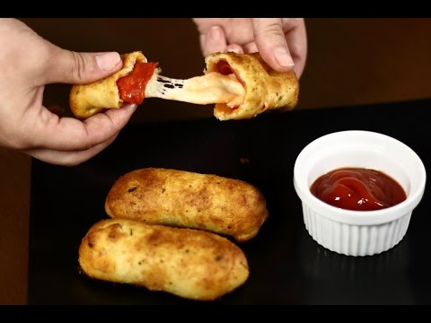 Palitos rellenos de queso y pepperoni