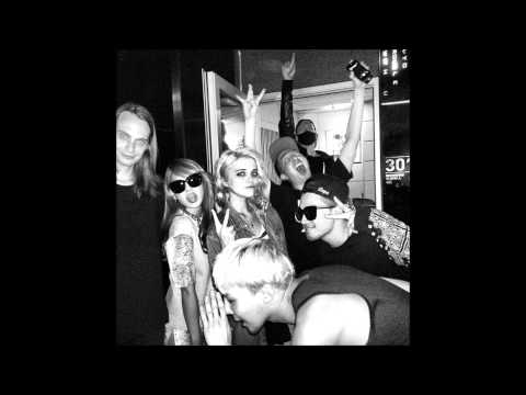 G-Dragon - Black (ft. Sky Ferreira)