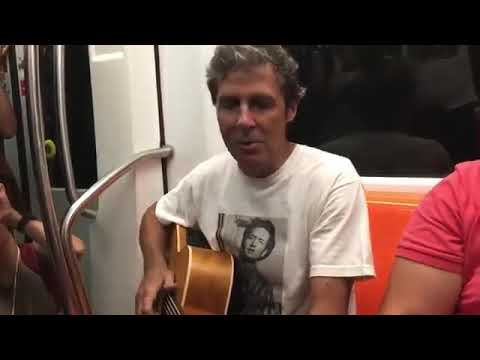 Passame er sale: in metro con Luca Barbarossa